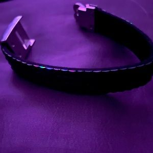 Awesome Bracelet with sparkling effects and silver heart attachement